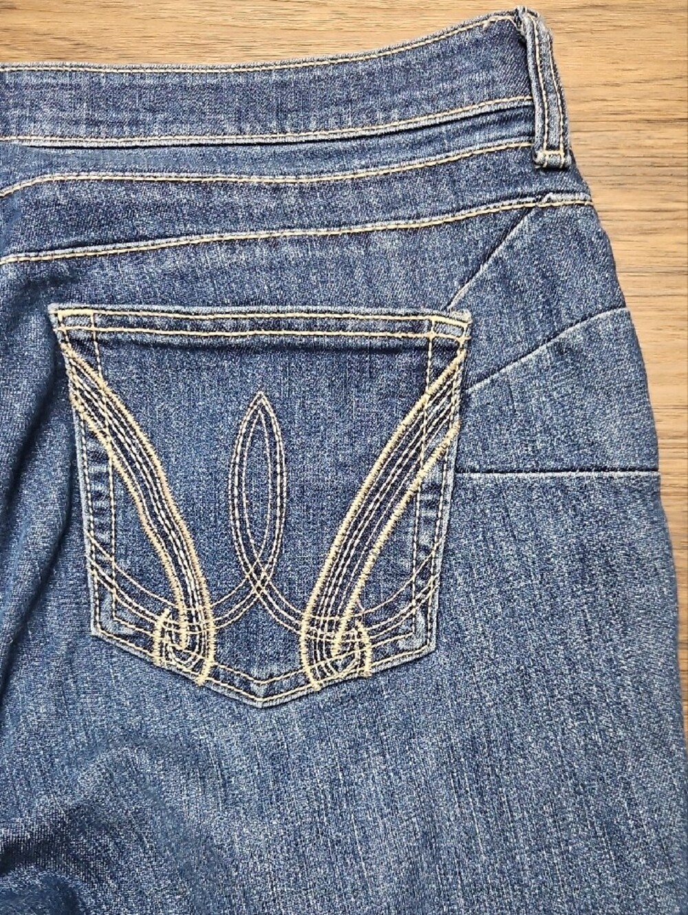 Aura by Wrangler Flare Jeans Medium Wash 11/12 x 34 - Picture 4 of 14